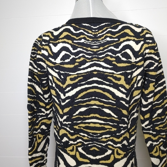 ABSTRACT Textured Tiger Print Sweater Size M - Picture 7 of 11